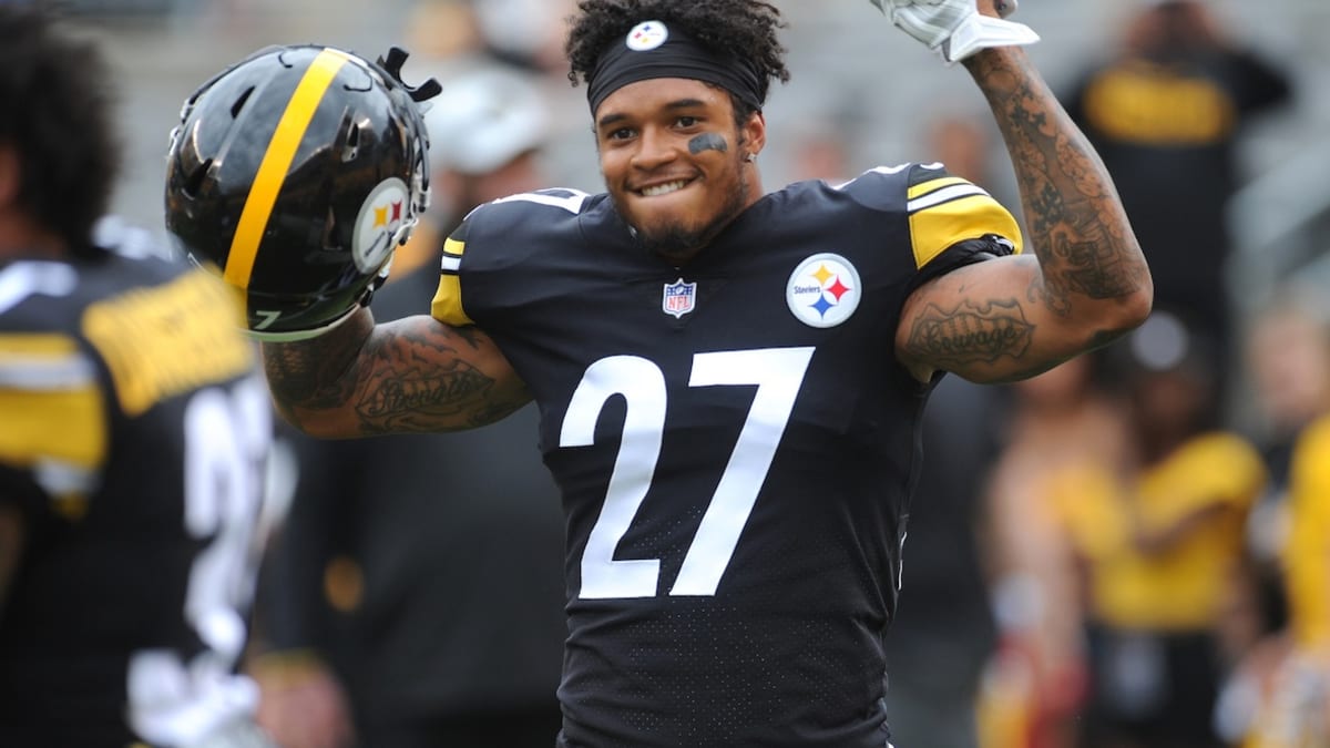 Pittsburgh Steelers free safety Sean Davis (21) exits the field after an NFL  football game against the Tennessee Titans, Sunday, Oct. 25, 2020, in  Nashville, Tenn. (AP Photo/Brett Carlsen Stock Photo - Alamy