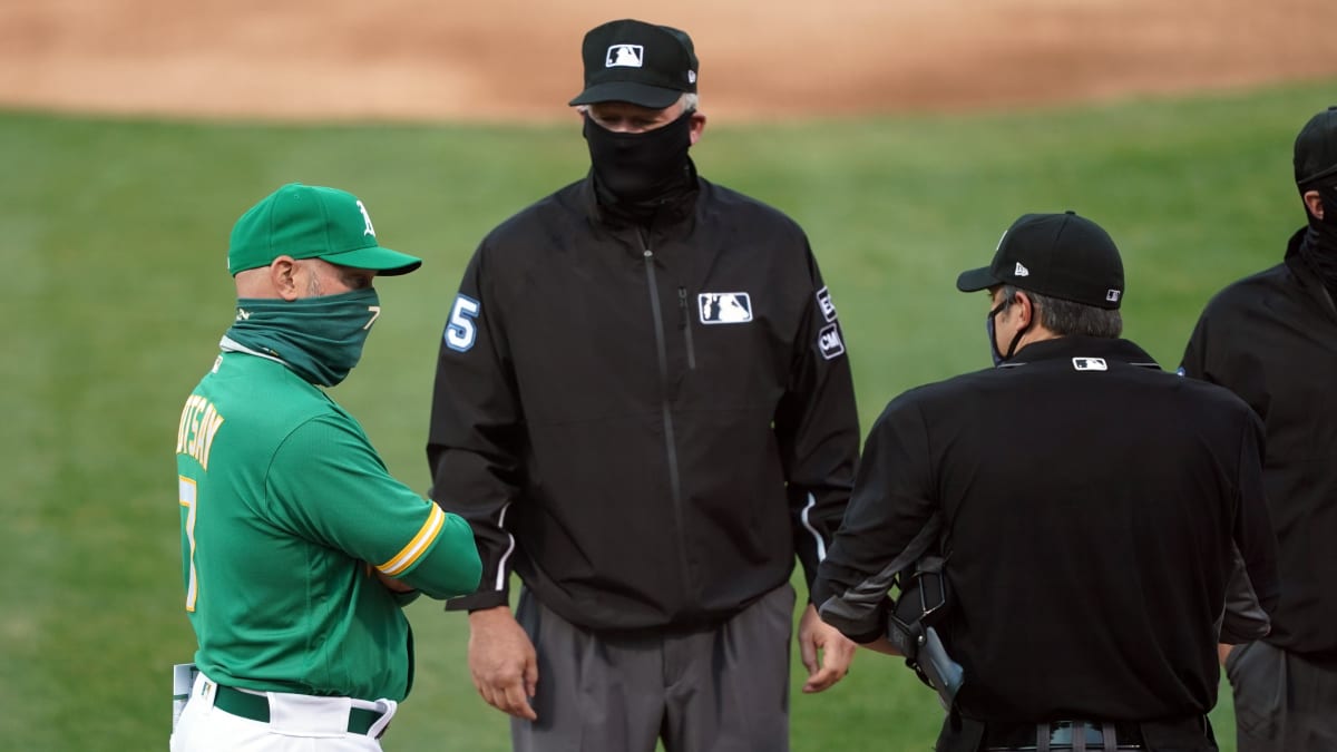 Umpires end protest after MLB commissioner agrees to meeting 