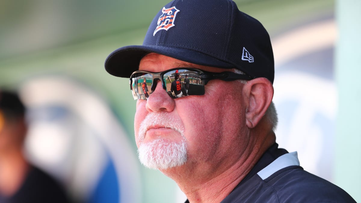 Tigers manager Gardenhire announces immediate retirement –