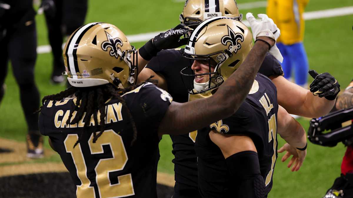 New Orleans Saints quarterback Taysom Hill warms up before an NFL football  game against the New York Giants in New Orleans, Sunday, Oct. 3, 2021. (AP  Photo/Derick Hingle Stock Photo - Alamy