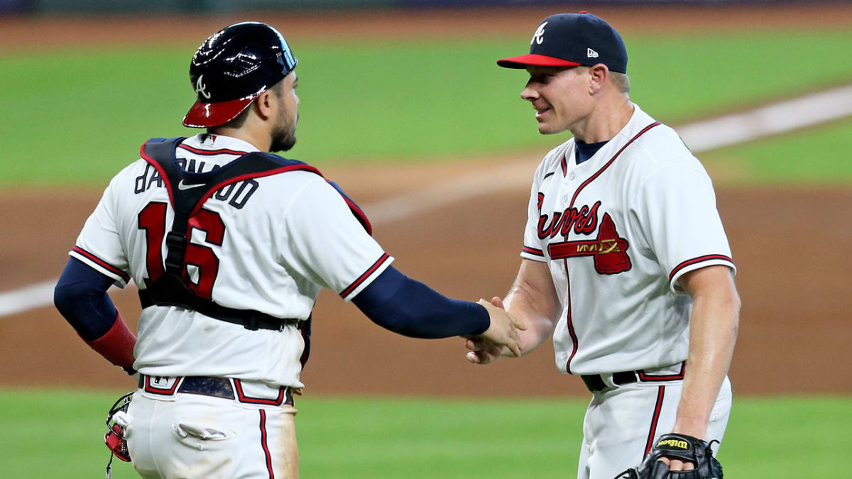 Braves pitcher Mark Melancon casually catching this Ozzie Albies bomb  mid-bullpen warm-up is your highlight of the night, This is the Loop