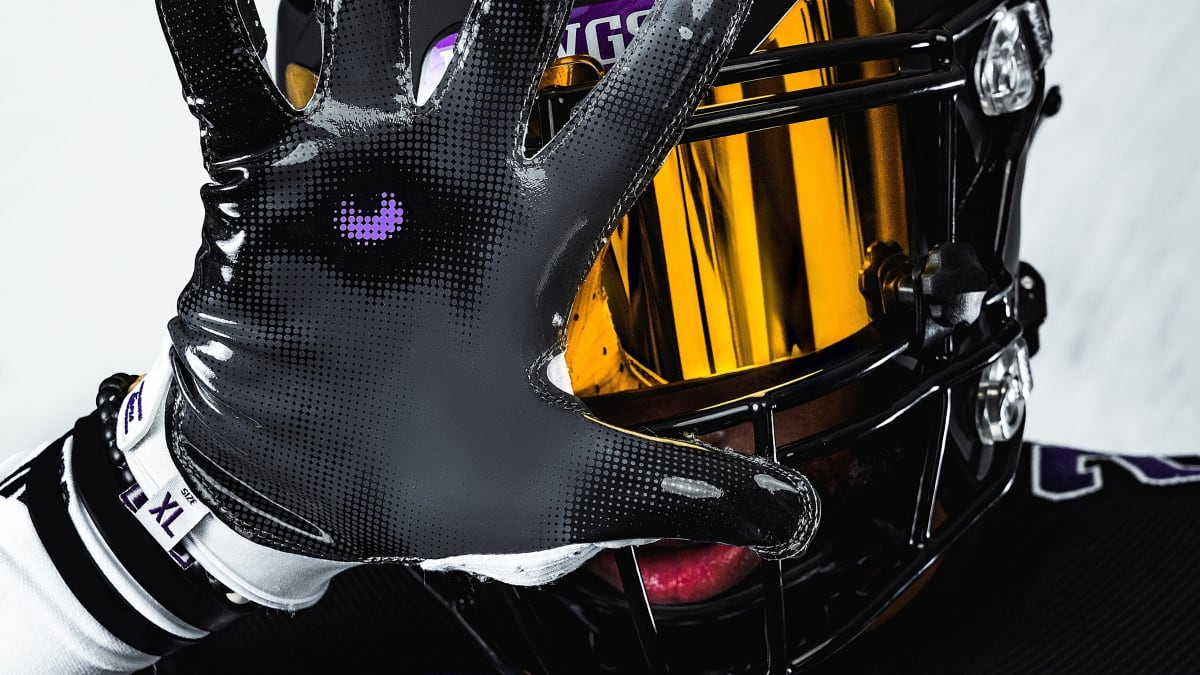 Washington Chooses New Blackout Uniforms for Arizona Game - Sports  Illustrated Washington Huskies News, Analysis and More