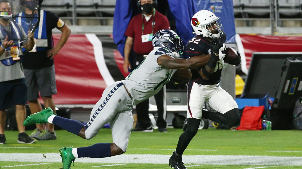 DK Metcalf showed off insane speed chasing down Budda Baker on interception