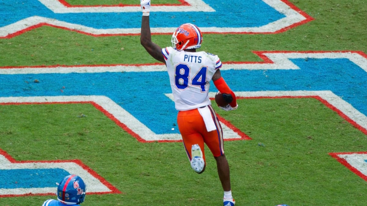 Kyle Pitts Florida Gators Unsigned Reaching For Endzone Photograph