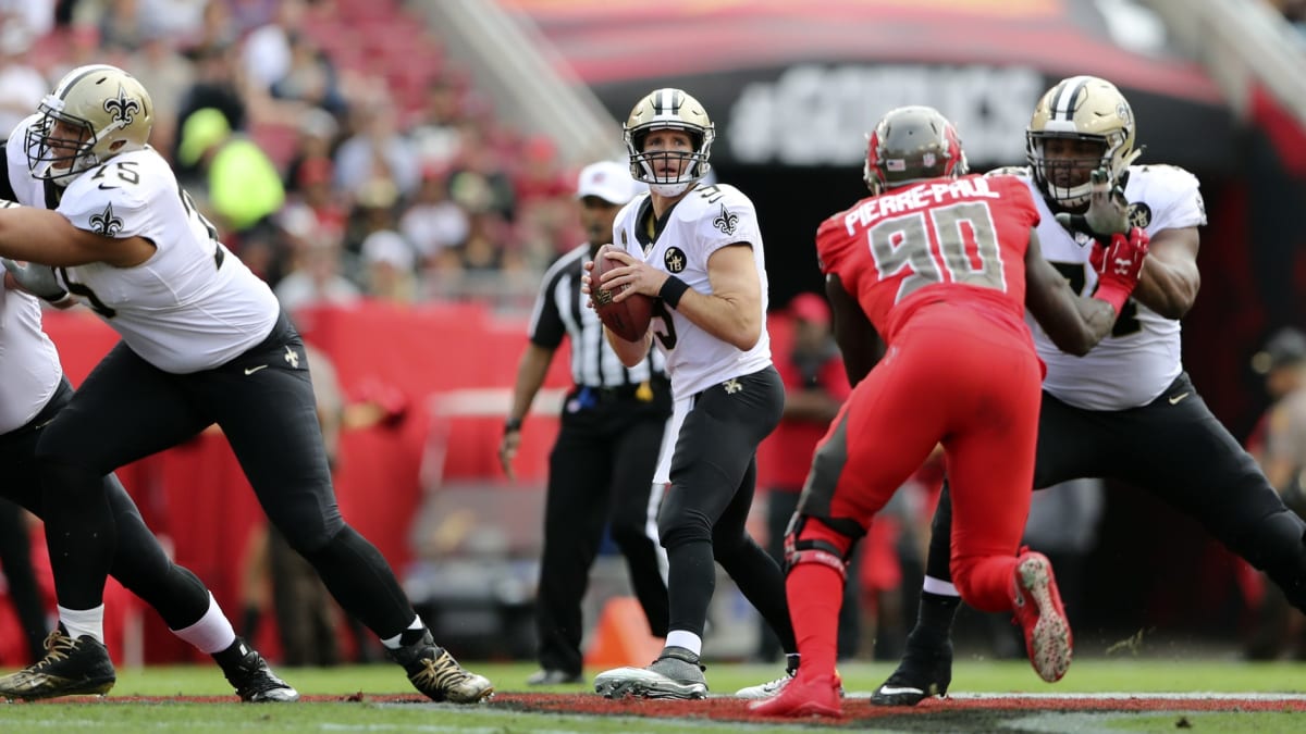 Brees, Saints run past rival Buccaneers 27-16