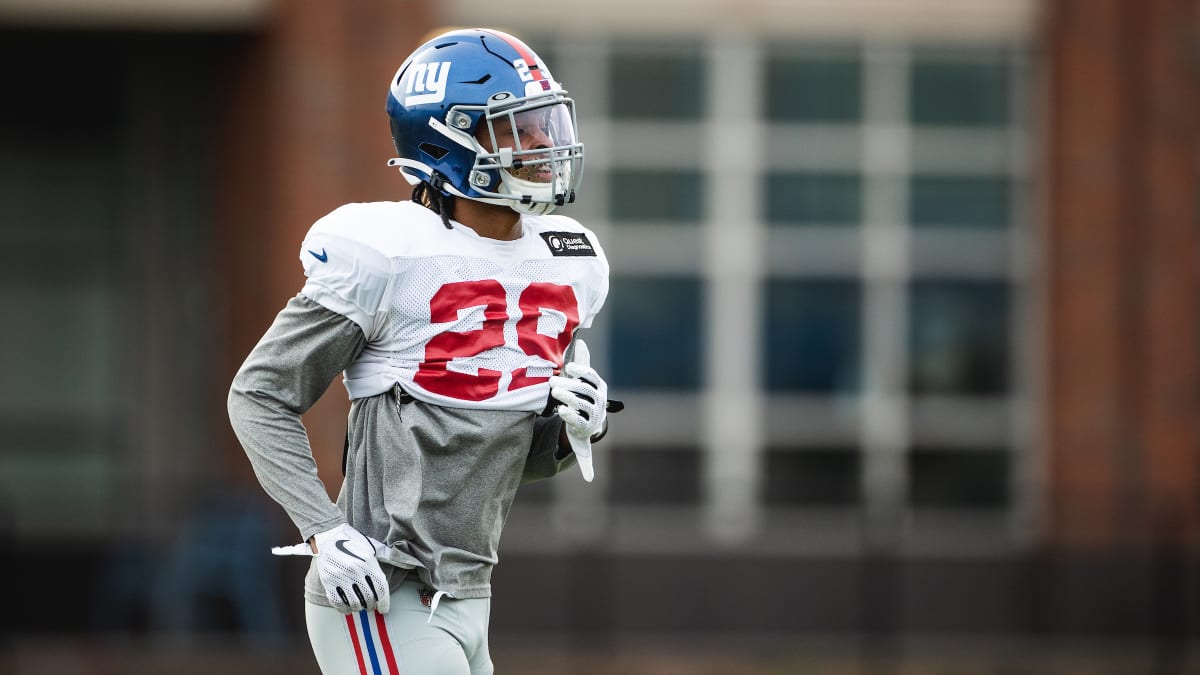 Giants Safety Xavier McKinney Wears Affordable Nike Dunks - Sports  Illustrated FanNation Kicks News, Analysis and More