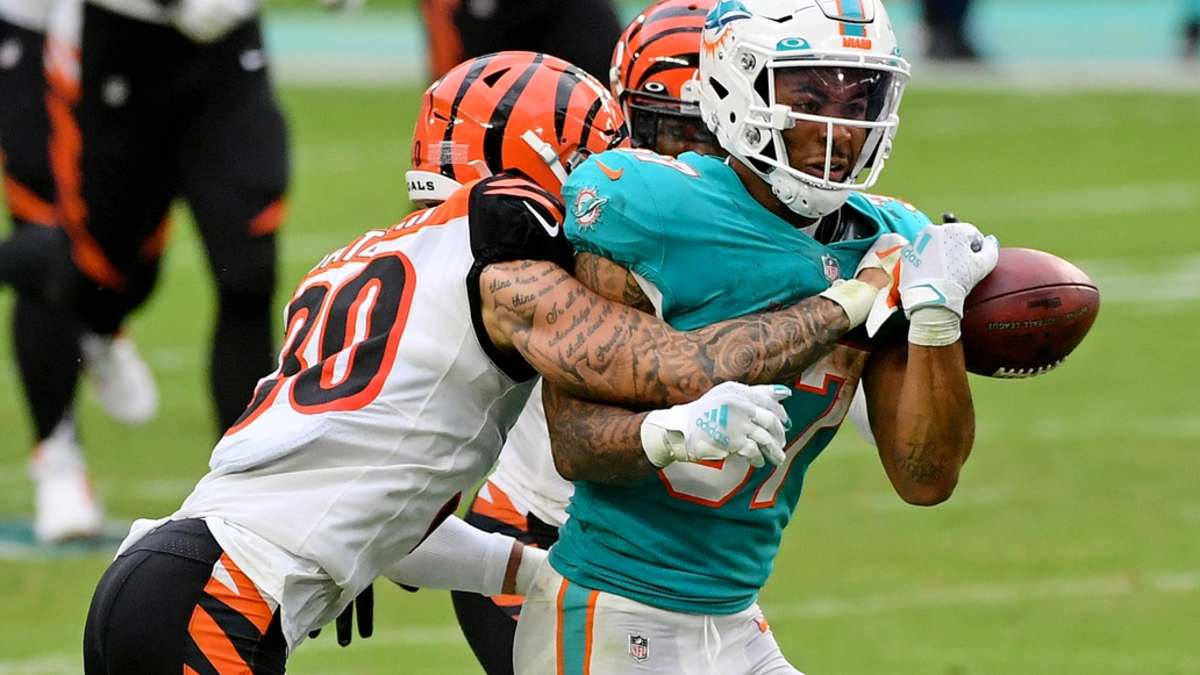 5 players ejected in Bengals loss at Miami