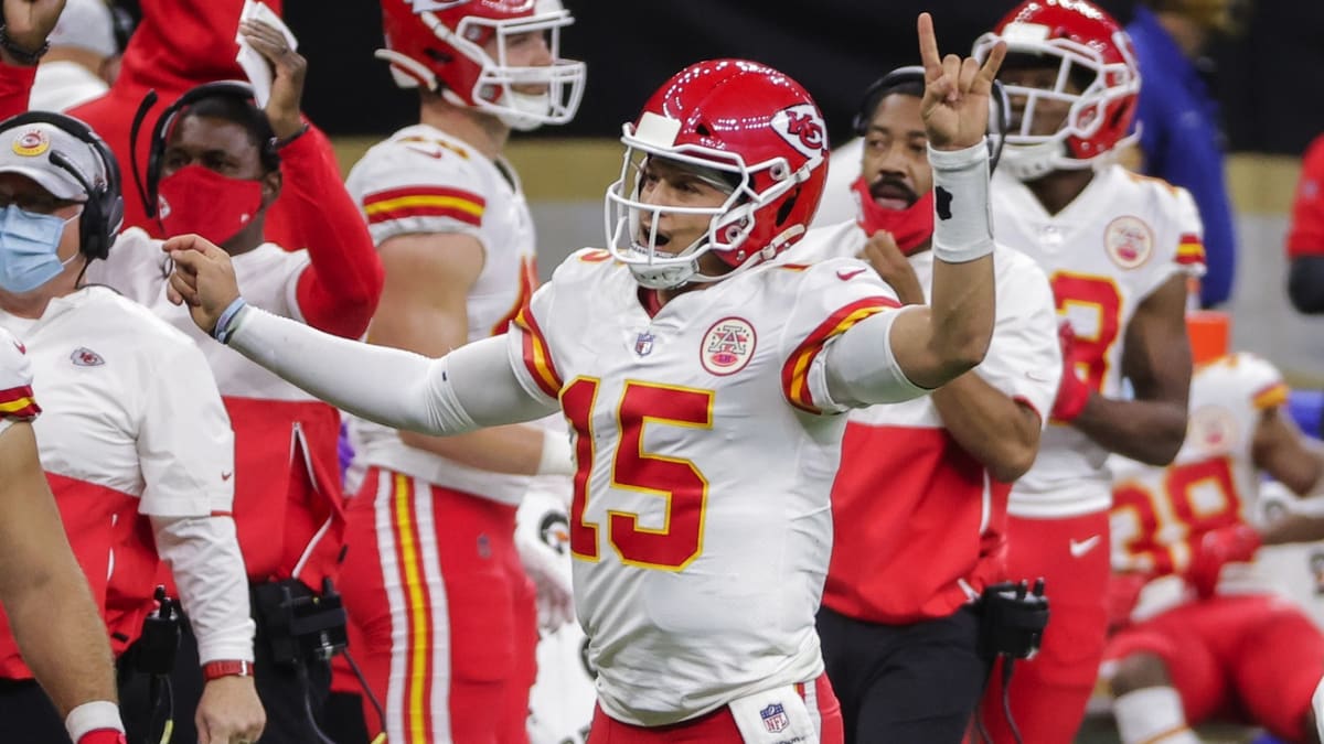 Chiefs Defeat Chargers, 27-24, in Thrilling Thursday Night