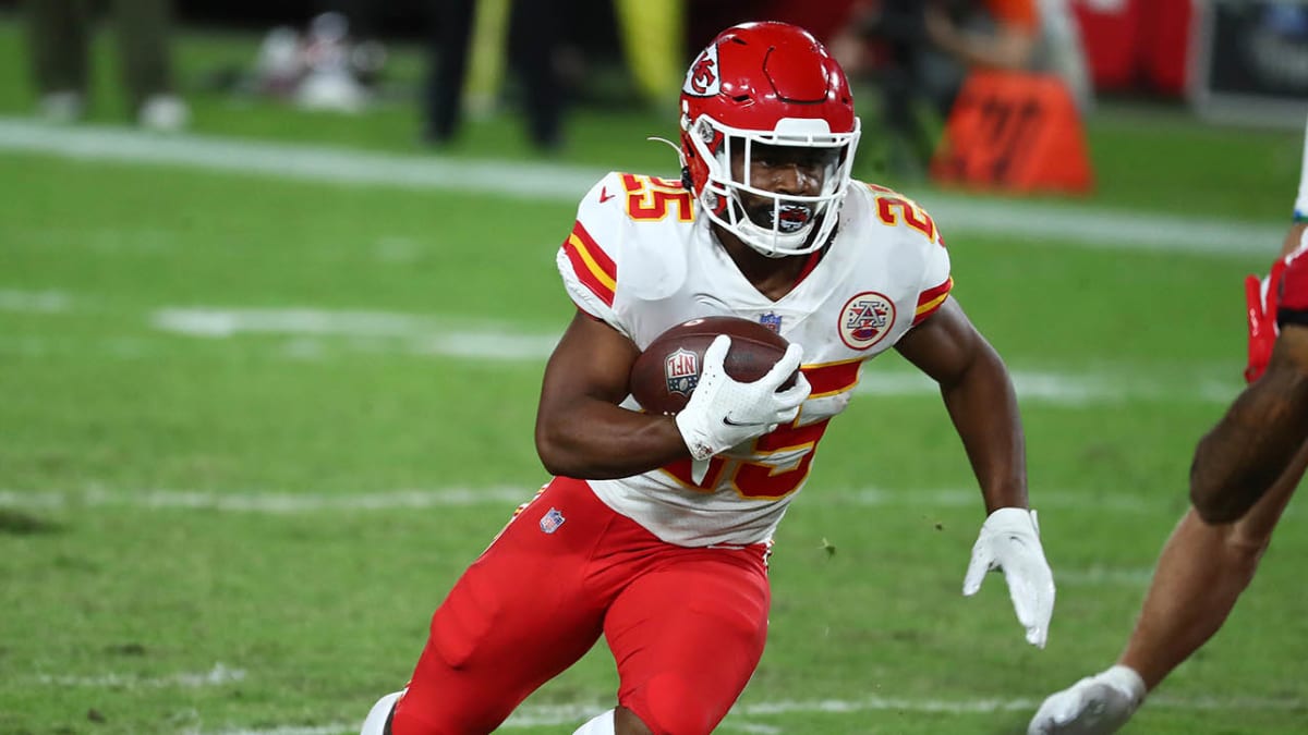 Source -- Kansas City Chiefs RB Clyde Edwards-Helaire believed to have  suffered high ankle sprain - ESPN