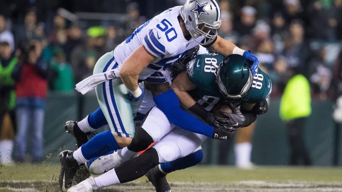 Sean Lee not standing in Leighton Vander Esch's way, rookie to start