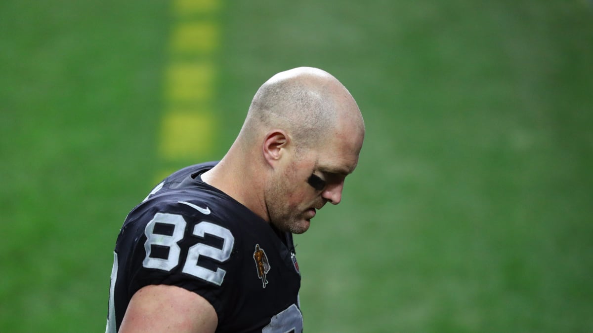 Las Vegas Raiders tight end Jason Witten leaves the field after an NFL  football game against the New England Patriots, Sunday, Sept. 27, 2020, in  Foxborough, Mass. (AP Photo/Steven Senne Stock Photo 