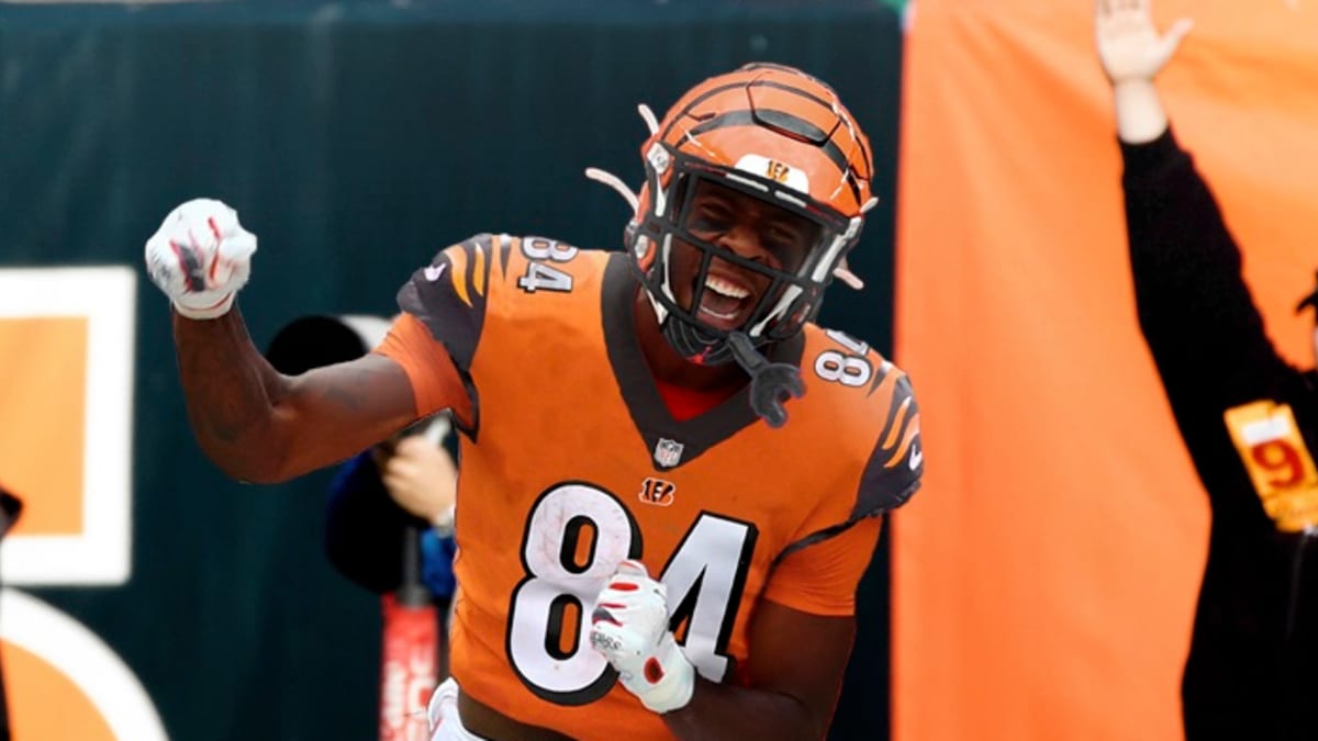 Seattle Seahawks defensive end Carlos Dunlap Praises Cincinnati Bengals  quarterback Joe Burrow: He's the 'Future of the NFL' - Sports Illustrated Cincinnati  Bengals News, Analysis and More