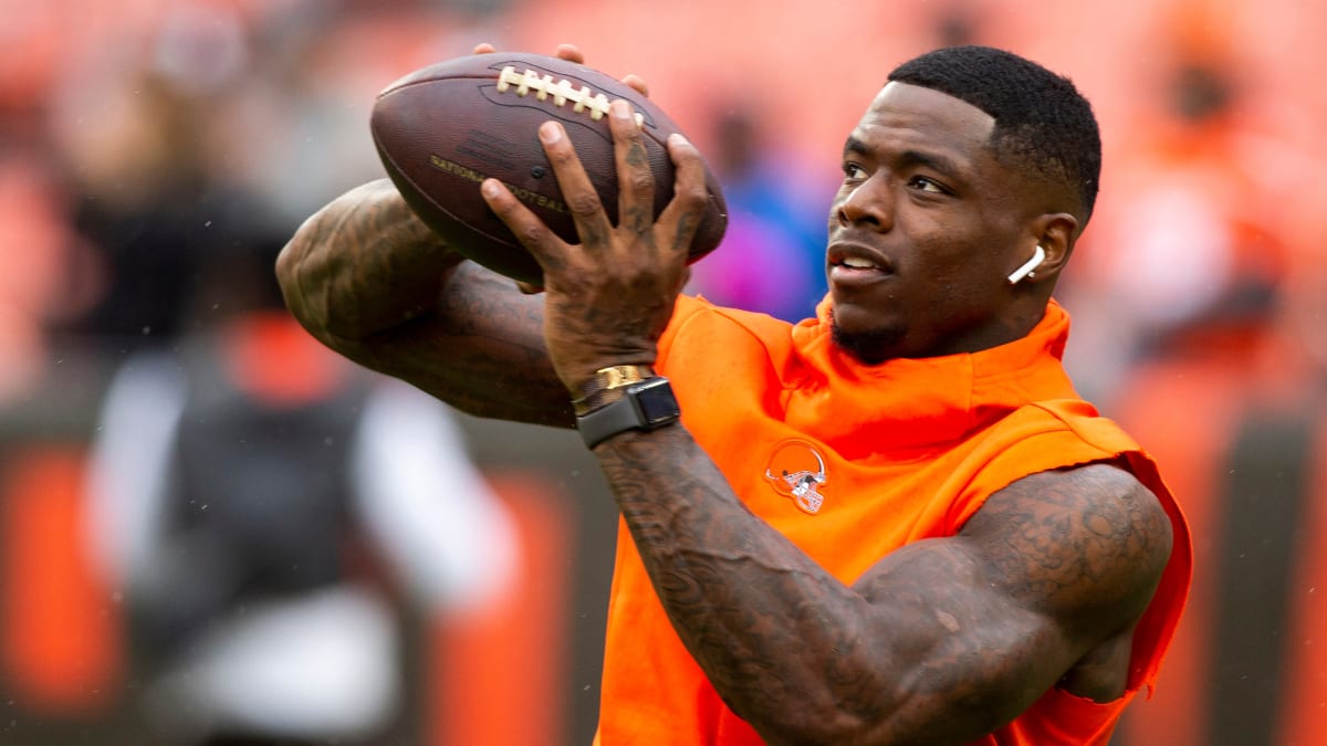 Fan Controlled Sports on X: Johnny Manziel to Josh Gordon. Watch on  @Twitch, @watchvenn and the FCF app.    / X