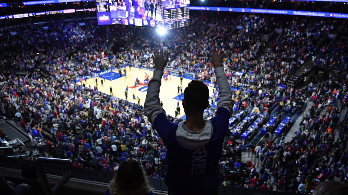 wells fargo center store sixers