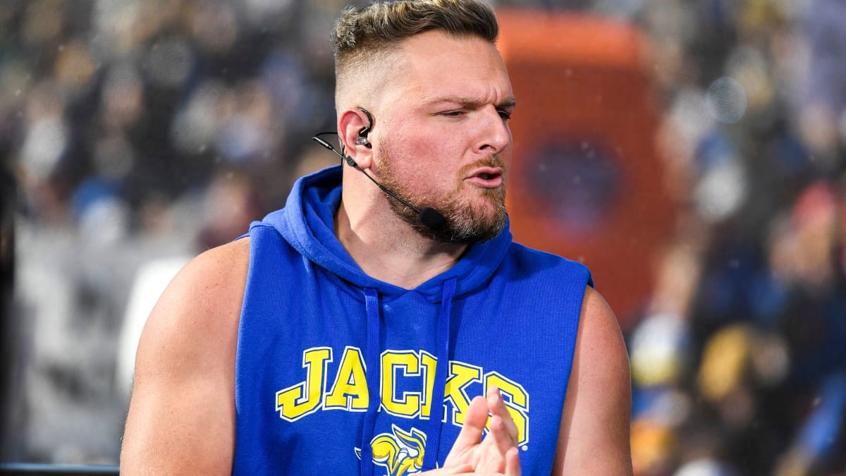 Pat McAfee Draws 251K Viewers For First CFB Alt-Cast On ESPN2