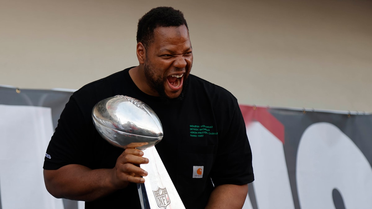 Cancelled: Ndamukong Suh no longer meeting with Raiders per reports -  Silver And Black Pride