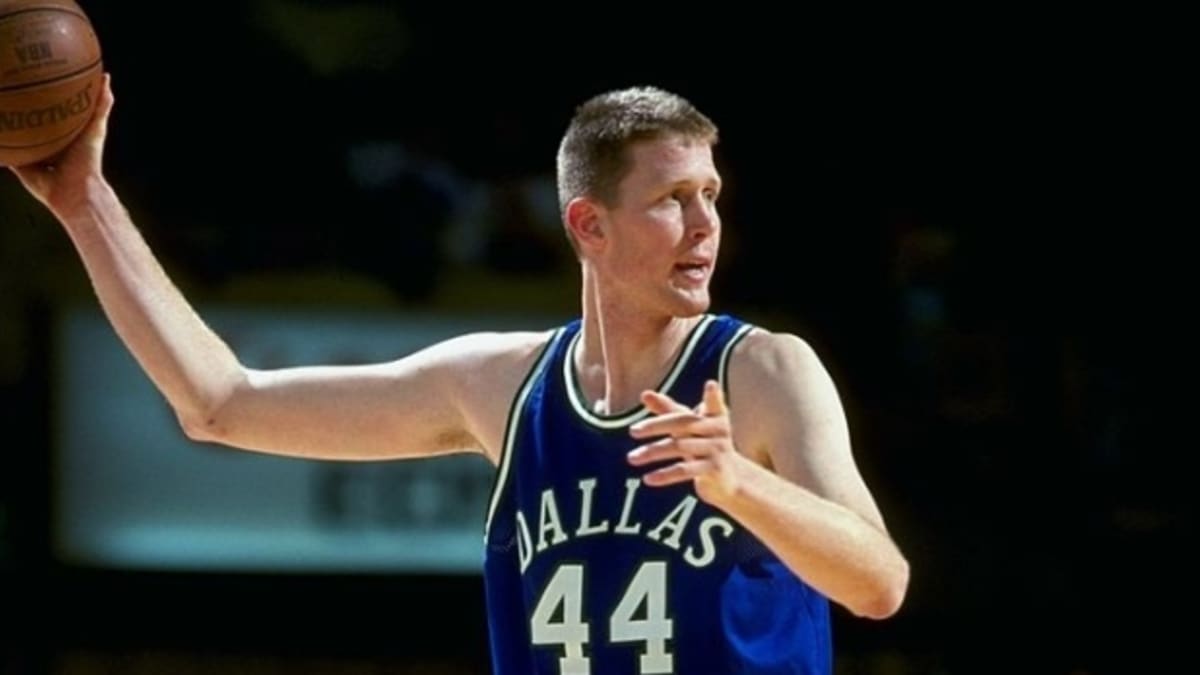 Shawn Bradley wrestles with life at 7'6 in a wheelchair - Sports