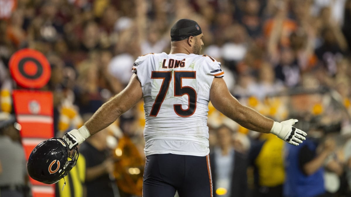 Chicago Bears guard Kyle Long announces surprise retirement from NFL