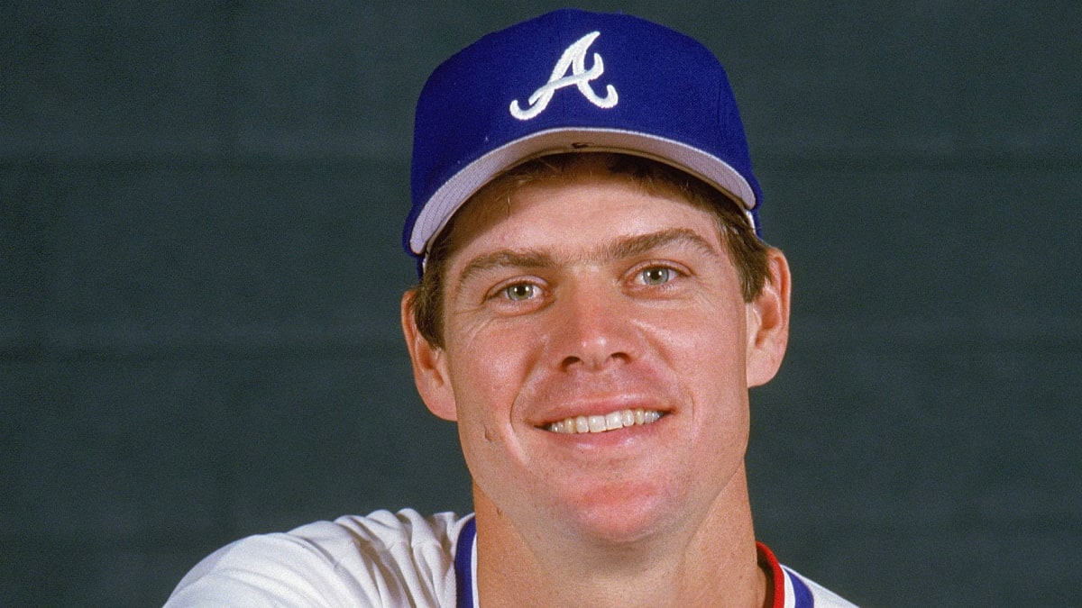 Custom⚾️Baseball on X: The 1982 Sporting News N,L, Player of the Year was  Atlanta #Braves outfielder Dale Murphy. Murphy led the league with 109 RBI.  He hit 36 home runs and had