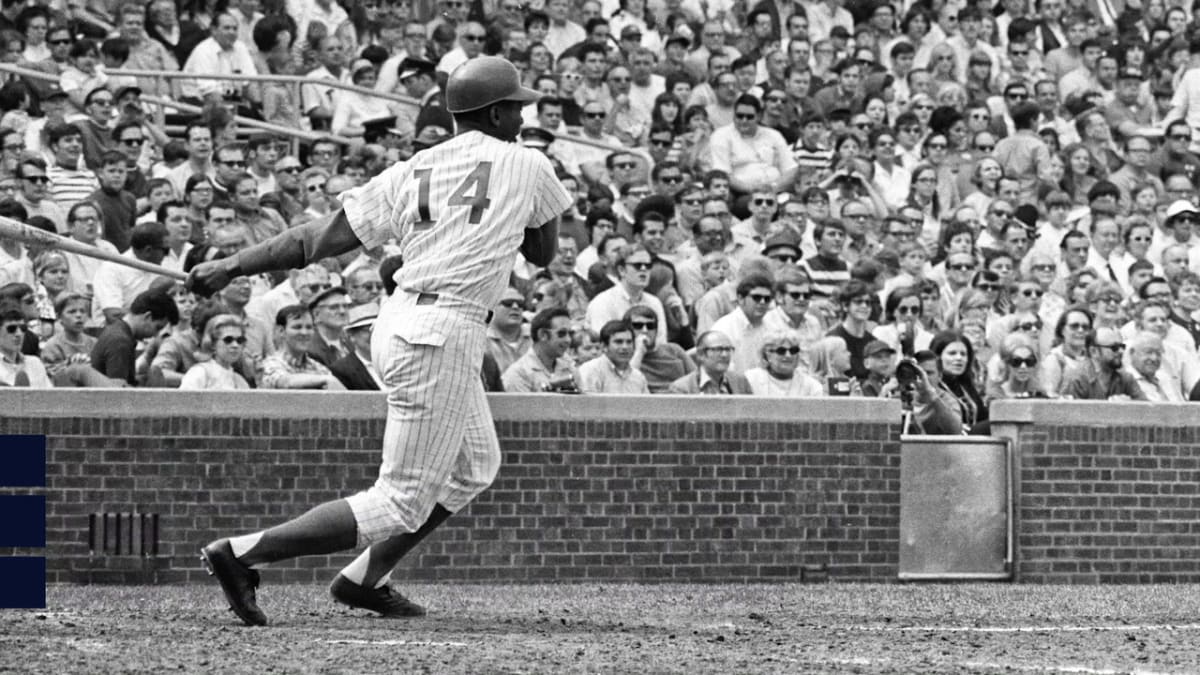This day in sports history: Chicago Cubs' Ernie Banks hits home