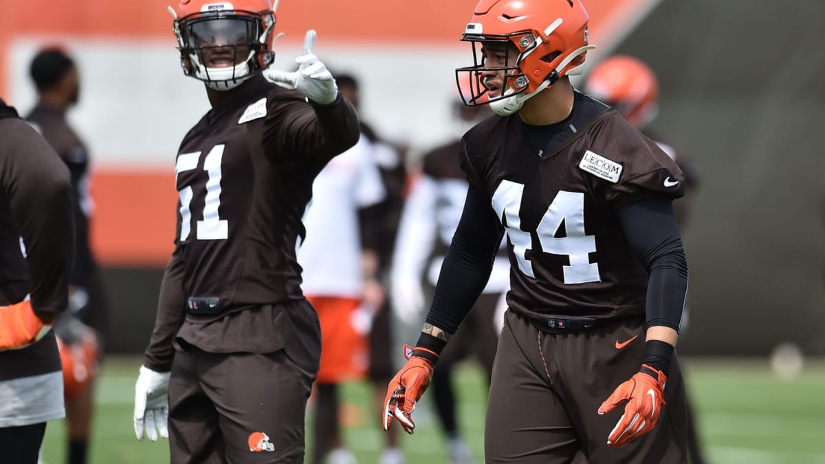 Cleveland Browns Agree To Terms With Their New Middle Linebacker, B.J.  Goodson - Sports Illustrated Cleveland Browns News, Analysis and More