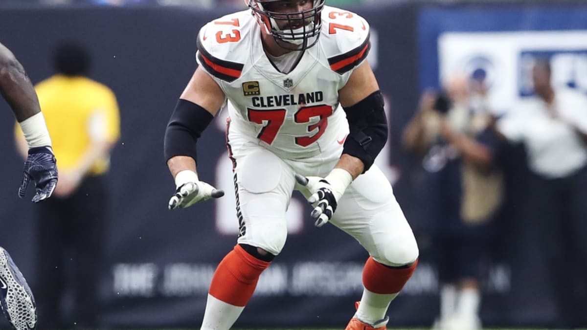 Joe Thomas receives Ring of Excellence during halftime of Ravens vs. Browns