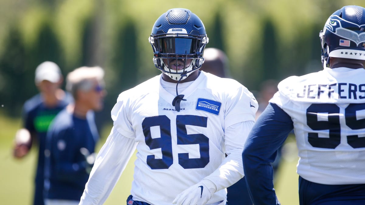 Seahawks DE L.J. Collier details jump to year 2, how pass rush unit looks -  Seattle Sports