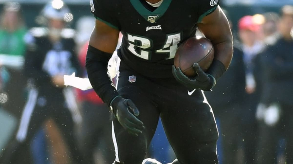 Eagles running back Jordan Howard celebrates scoring a 13yard