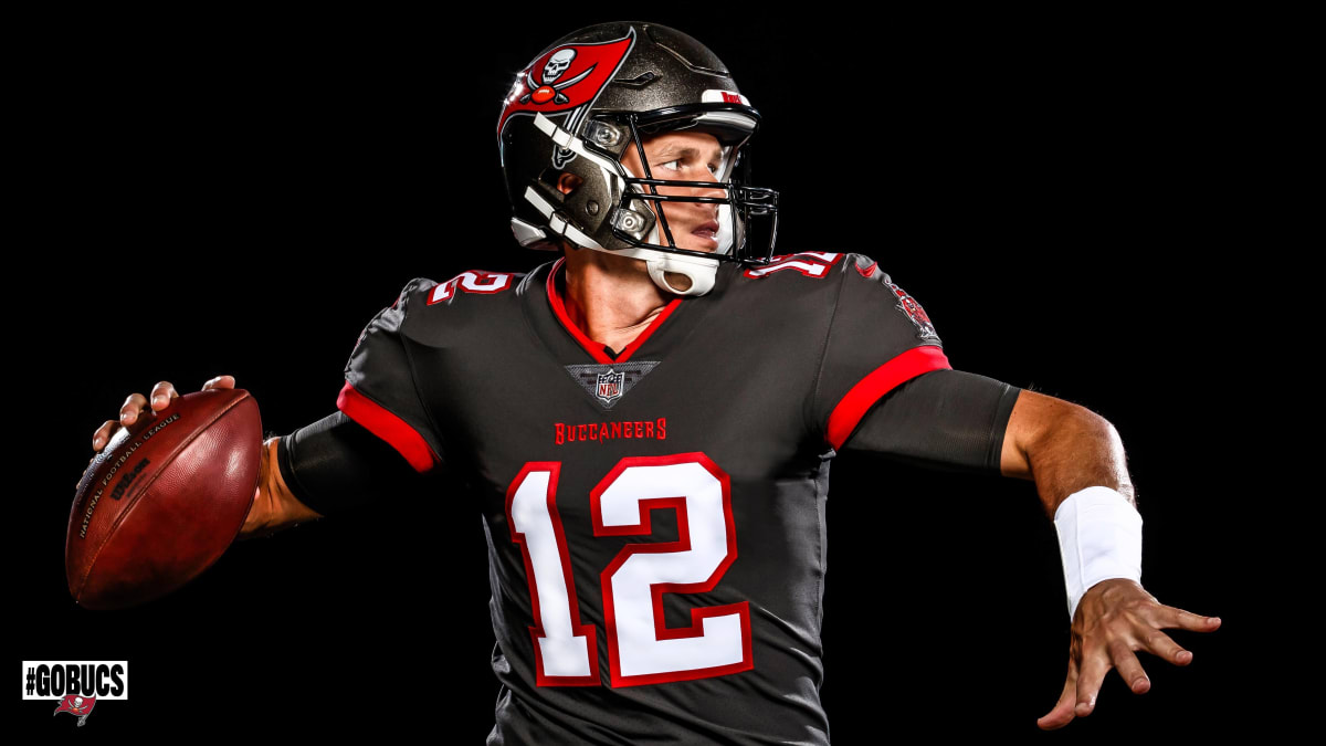 Twitter Reacts to Tom Brady in a Bucs Uniform - Tampa Bay Buccaneers, BucsGameday