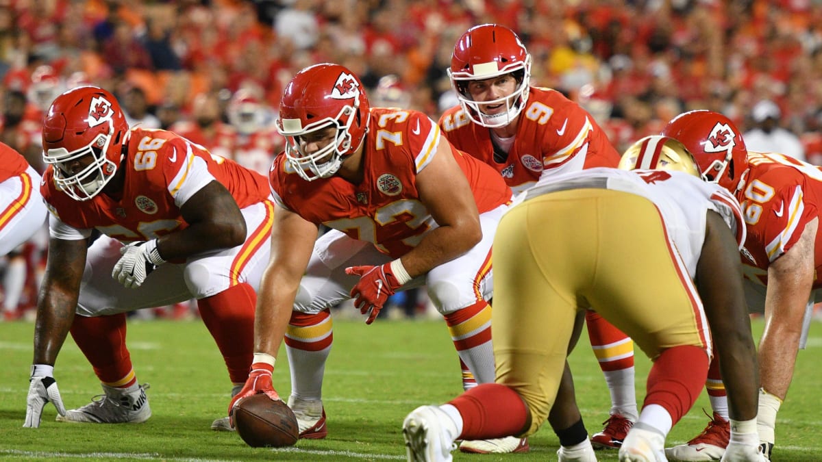 Gies Business on Twitter: Congrats to Gies Business grad and former  Illinois Football's offensive lineman Nick Allegretti '17 on being named  the @Chiefs Most Improved Player! More on their regular-season awards: