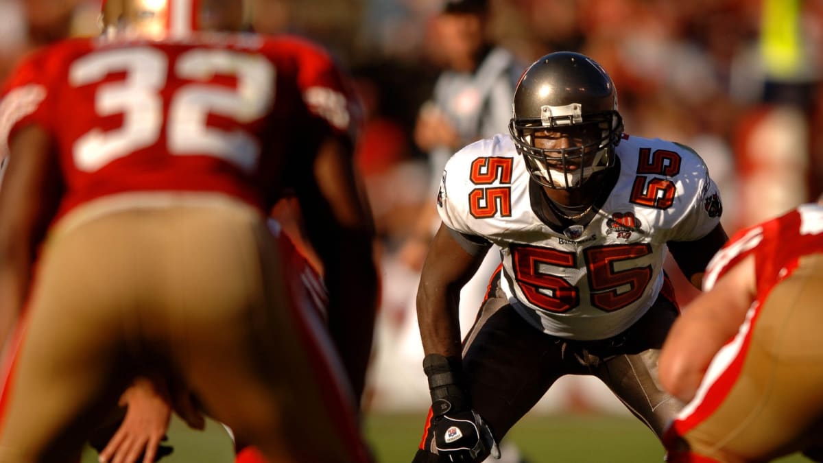 Bucs remember Derrick Brooks' skill, instincts on way to Hall