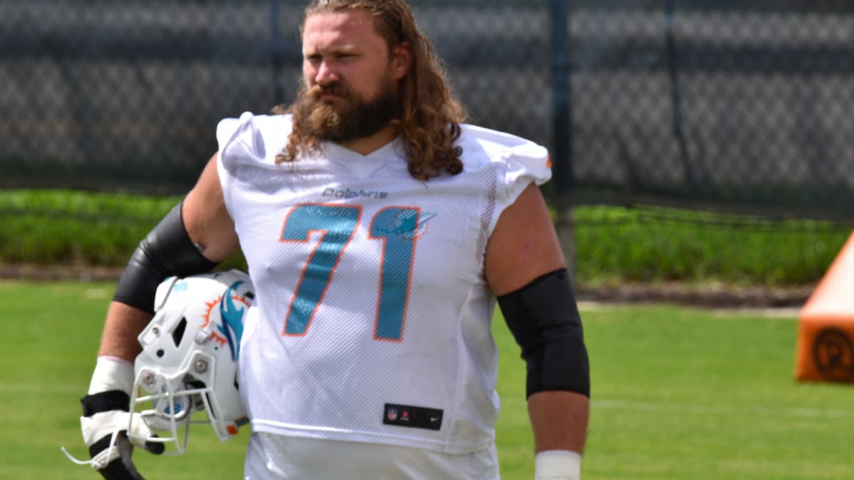 Miami Dolphins wearing post-BullyGate scandal T-shirts to remind