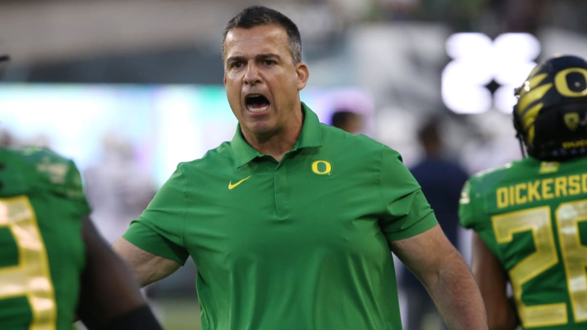 Oregon Ducks coach Mario Cristobal takes Sports Illustrated cover head on 