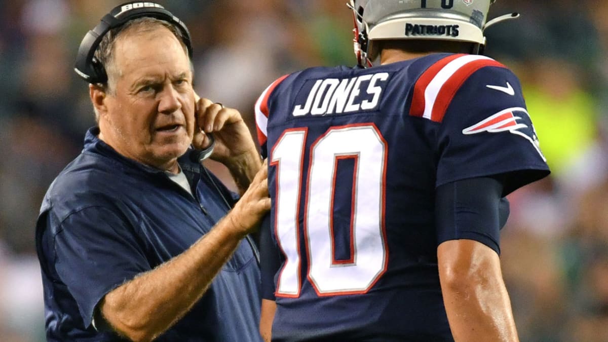 Mac Jones injury: Patriots QB flew back with team, but no 'up-to-the-second  update,' Bill Belichick says 