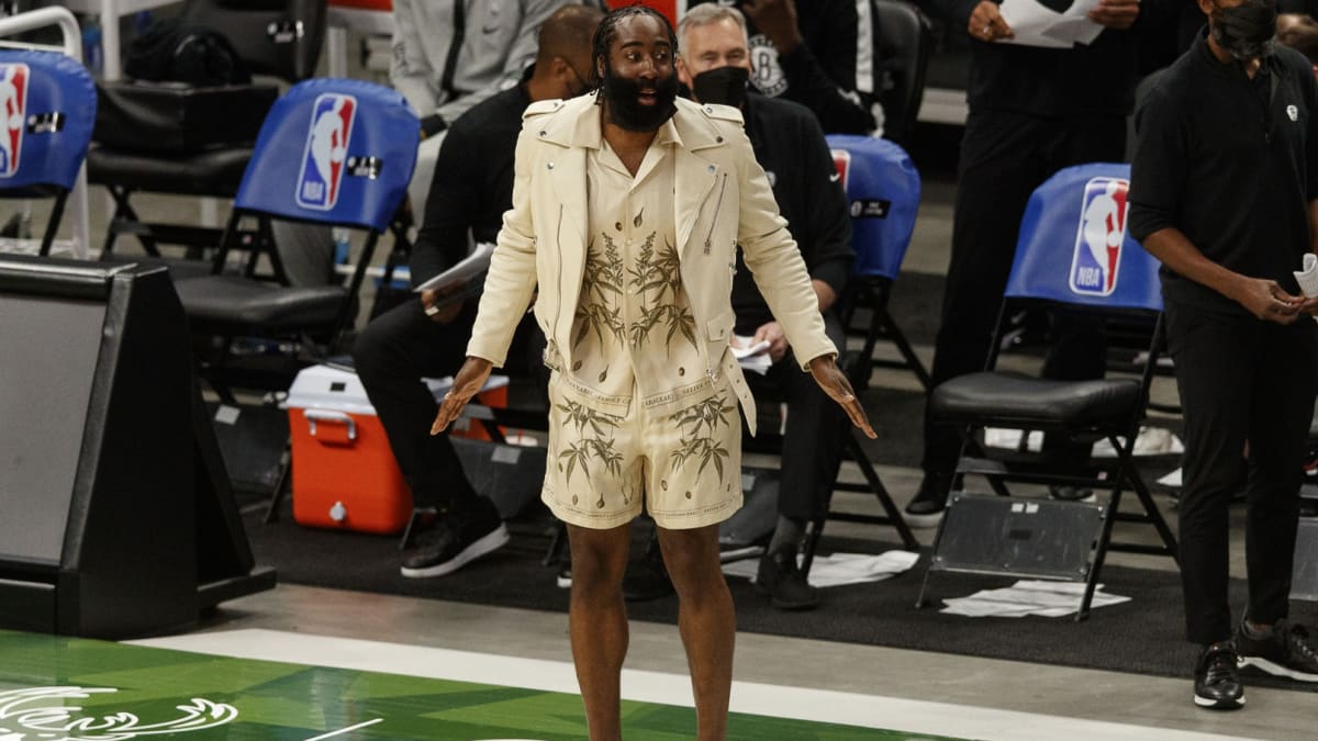 NBA world reacts to player's horrible outfit