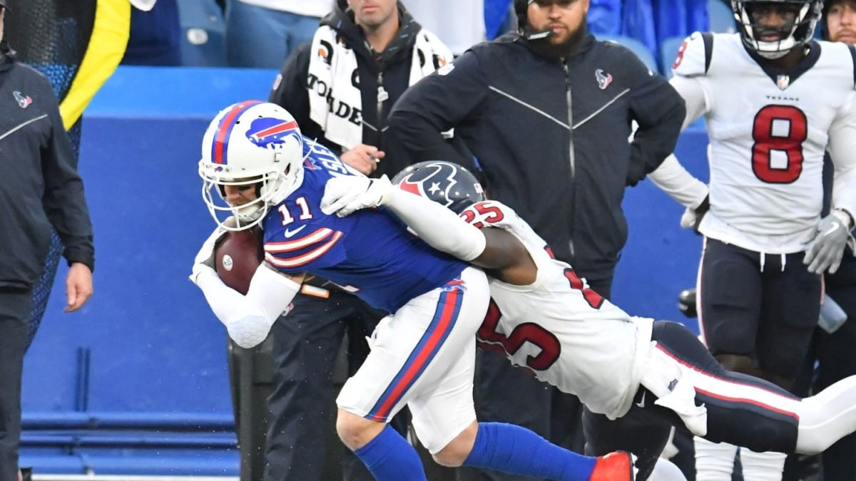 CORRECTS DATE - Buffalo Bills fans cheer for Cole Beasley (10) after  Beasley scoring on a two-point conversion during the first half of an NFL  football game against the Cincinnati Bengals Sunday