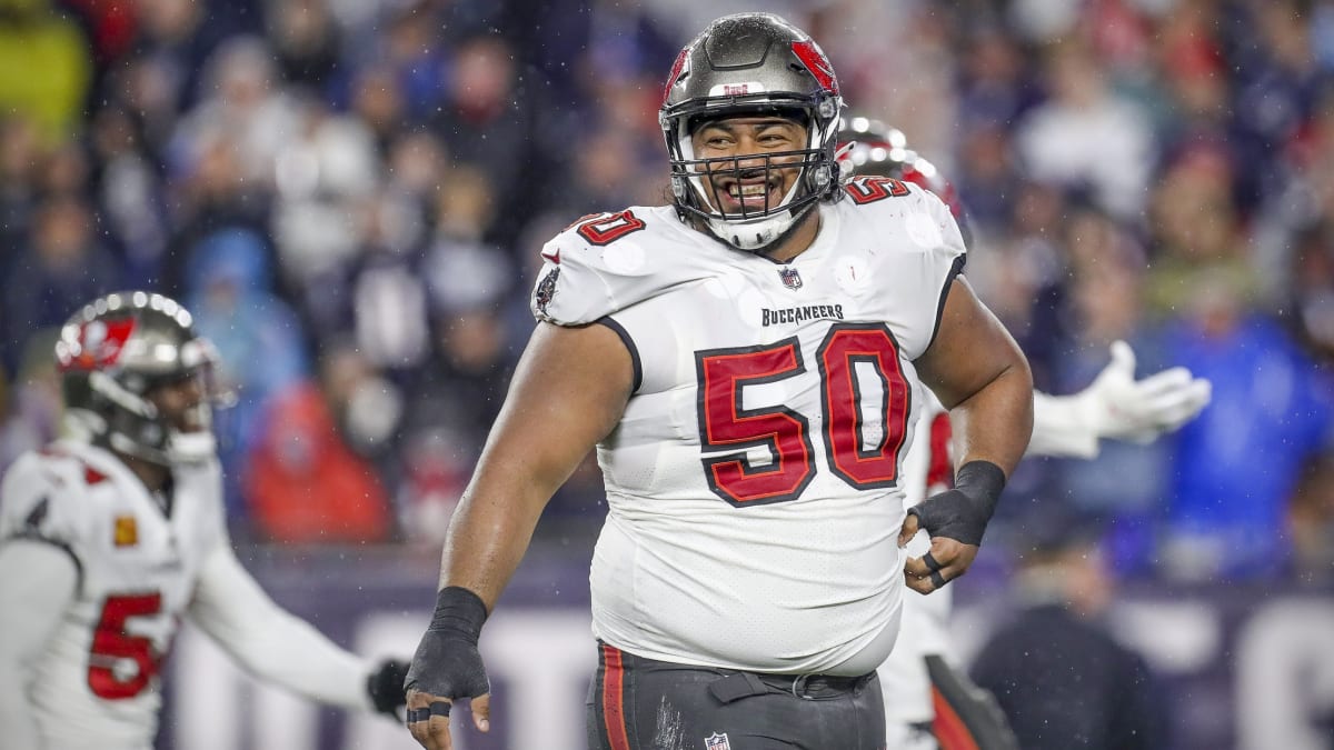 Vita Vea Pulled Off This Jersey Exchange With Grace And Aplomb