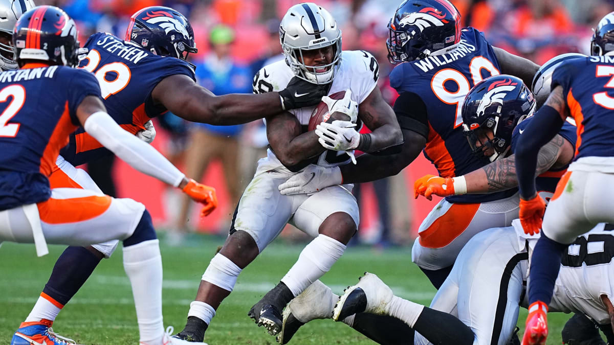 Denver Broncos Player Grades From Week 1's Bitter 17-16 Loss to Las Vegas  Raiders - Sports Illustrated Mile High Huddle: Denver Broncos News,  Analysis and More