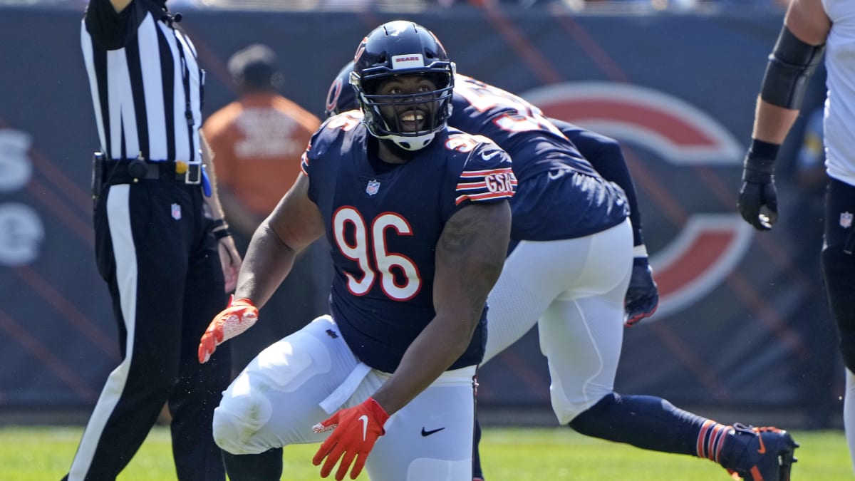 Akiem Hicks catches on with Tampa Bay - Sports Illustrated Chicago