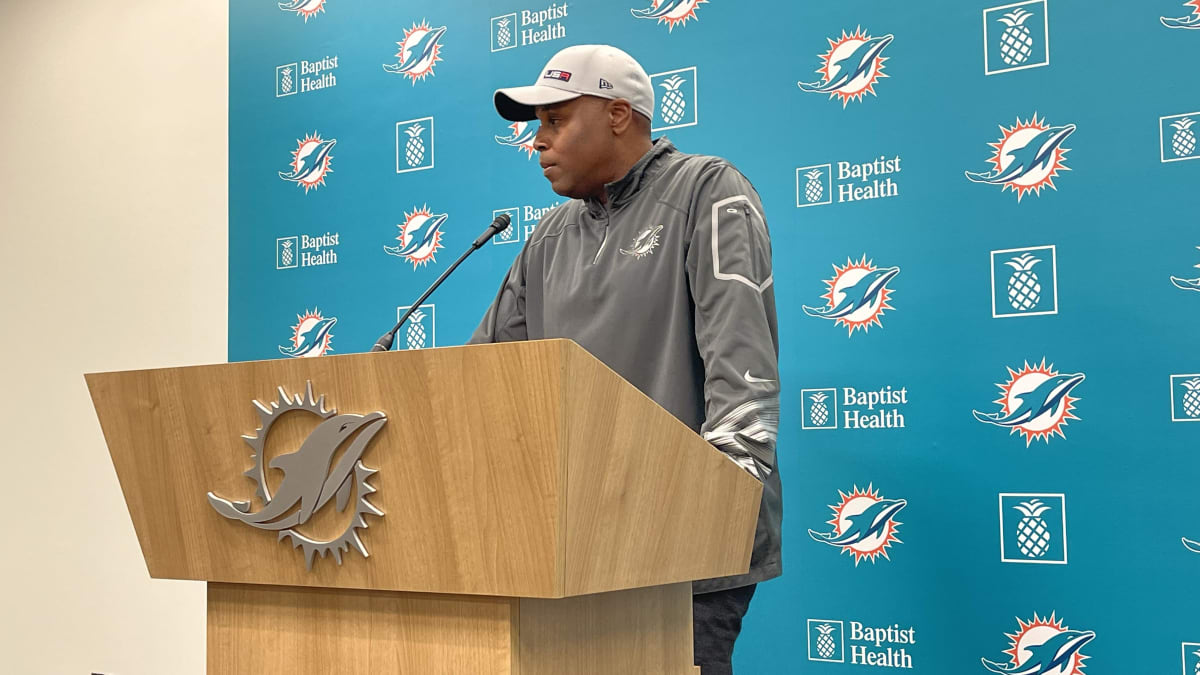 Dolphins' GM Chris Grier says Miami isn't trading for Deshaun Watson