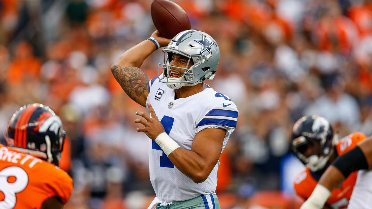 Dallas Cowboys trail Broncos 16-0 at half