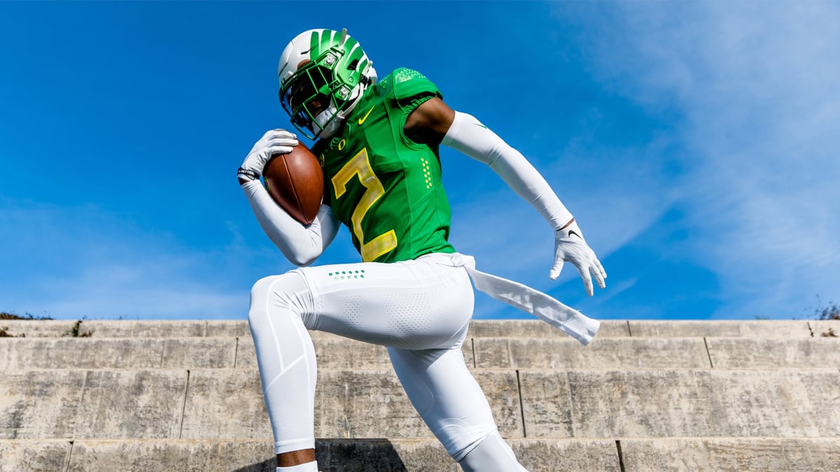 Oregon Football Releases Uniform Combination for Week 1 Matchup Against  Fresno State - Sports Illustrated Oregon Ducks News, Analysis and More