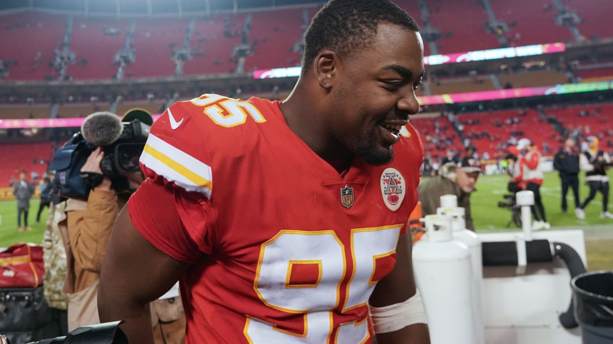 KC Chiefs DT Chris Jones Impacts NFL Games Even When You Don't Notice -  Sports Illustrated Kansas City Chiefs News, Analysis and More