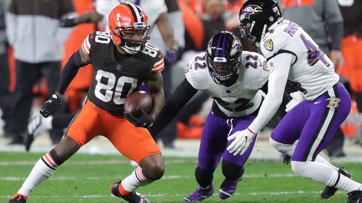 Heckuva Thing!' Baltimore Ravens QB Lamar Jackson's Completions vs.  Cleveland Browns - Sports Illustrated Baltimore Ravens News, Analysis and  More