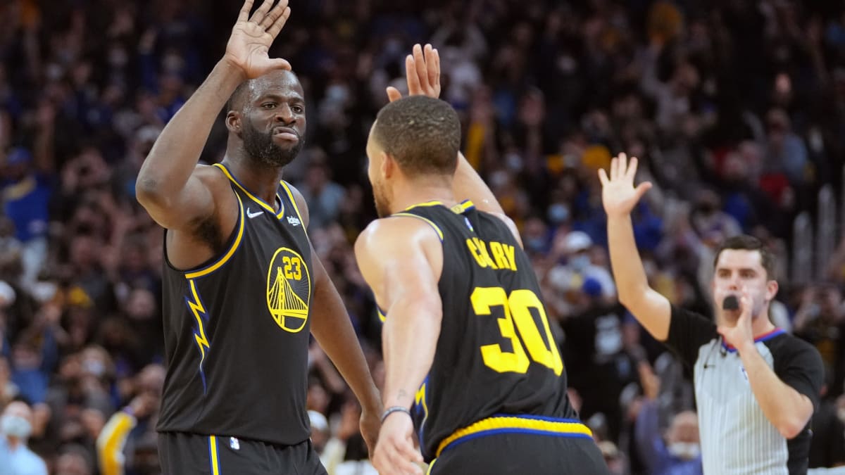 Watch Steph Curry's Ridiculous Pass To Draymond Green - Fastbreak