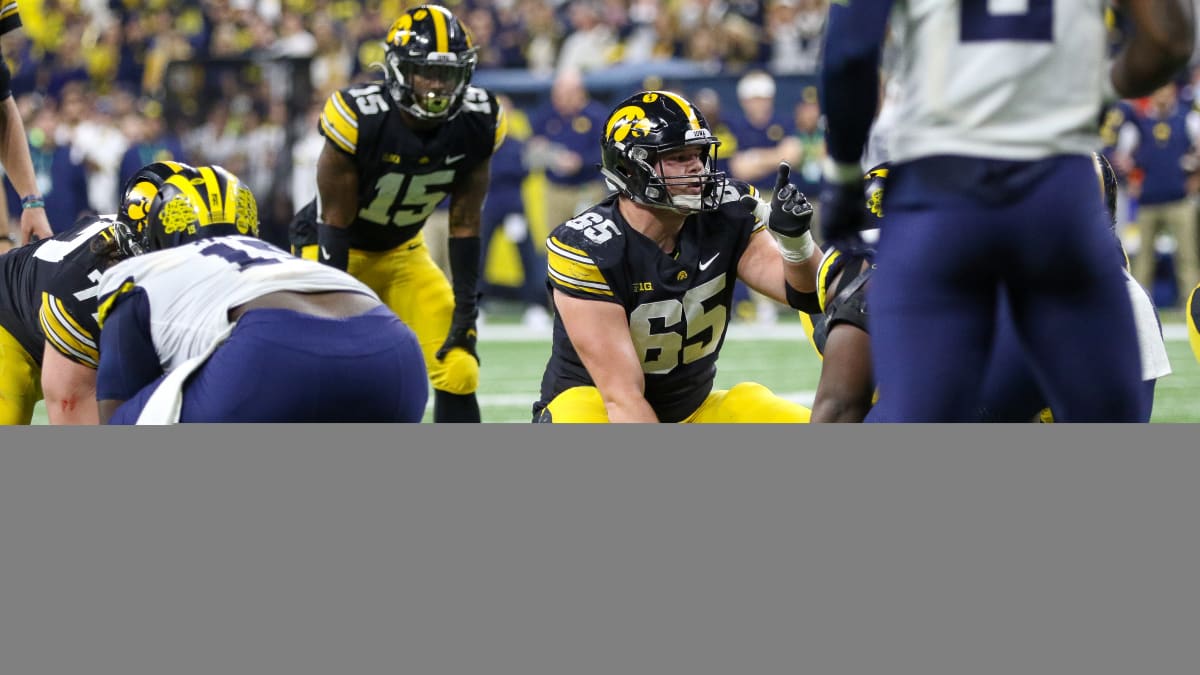 Iowa All-America C Tyler Linderbaum declares for NFL draft - The San Diego  Union-Tribune