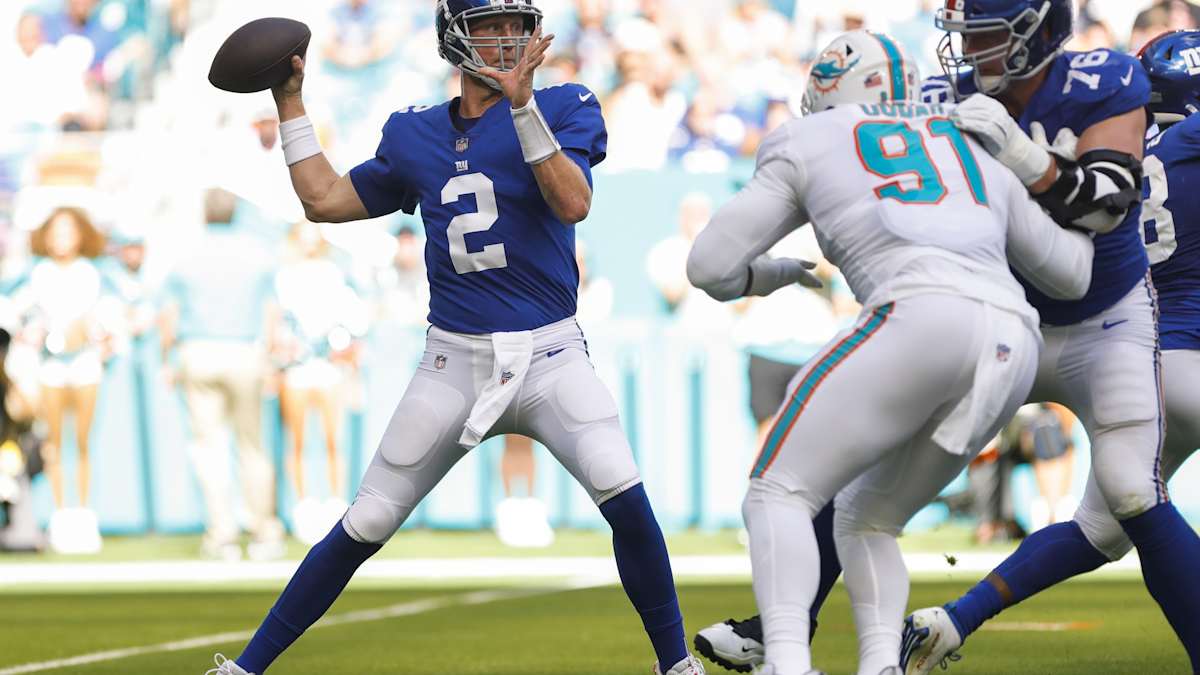 Even with veteran Glennon, Giants struggle again on offense