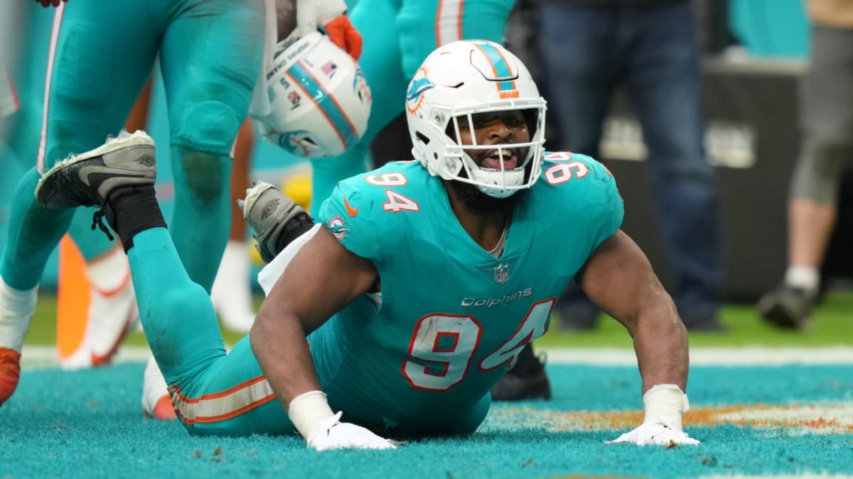 Former Clemson Tigers DL Christian Wilkins Scores Offensive TD for  Dolphins, Celebrates - Sports Illustrated Clemson Tigers News, Analysis and  More