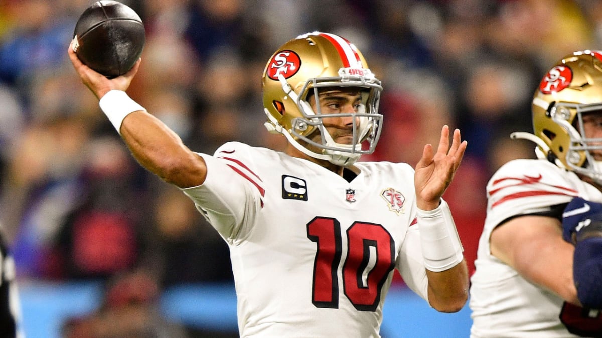 49ers QB Jimmy Garoppolo tests sore thumb that still 'hurts'