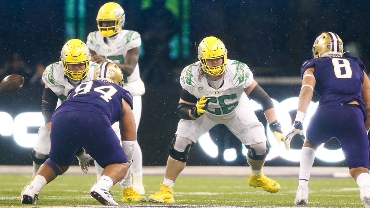 Oregon Ducks offensive lineman T.J. Bass signs as undrafted free